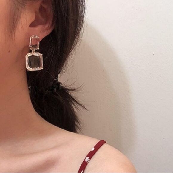 #41 NEW Clear Crystal Statement Earrings - Picture 1 of 6